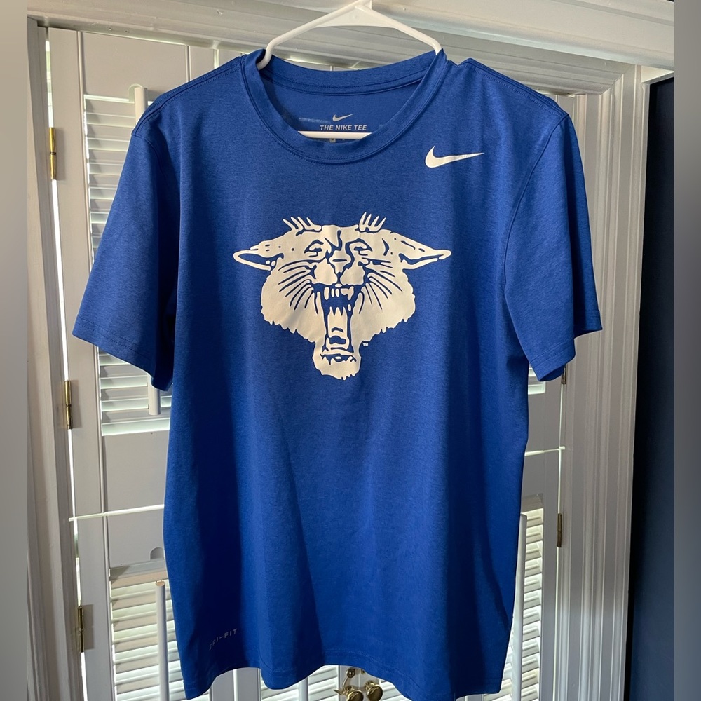 University of Kentucky “wildcat” Nike t-shirt.